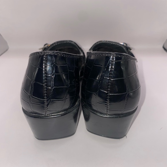 AEROSOLES Black Crocodile Pattern Loafers - Picture 3 of 6